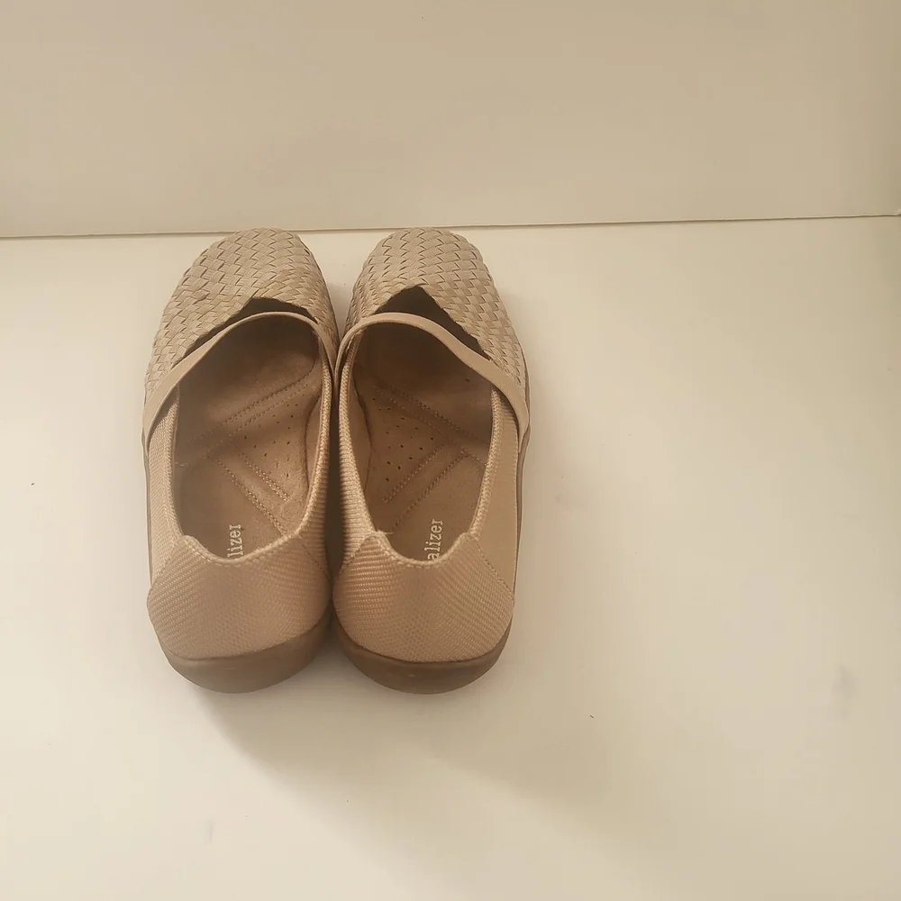 Naturalizer Beige Woven Loafers
